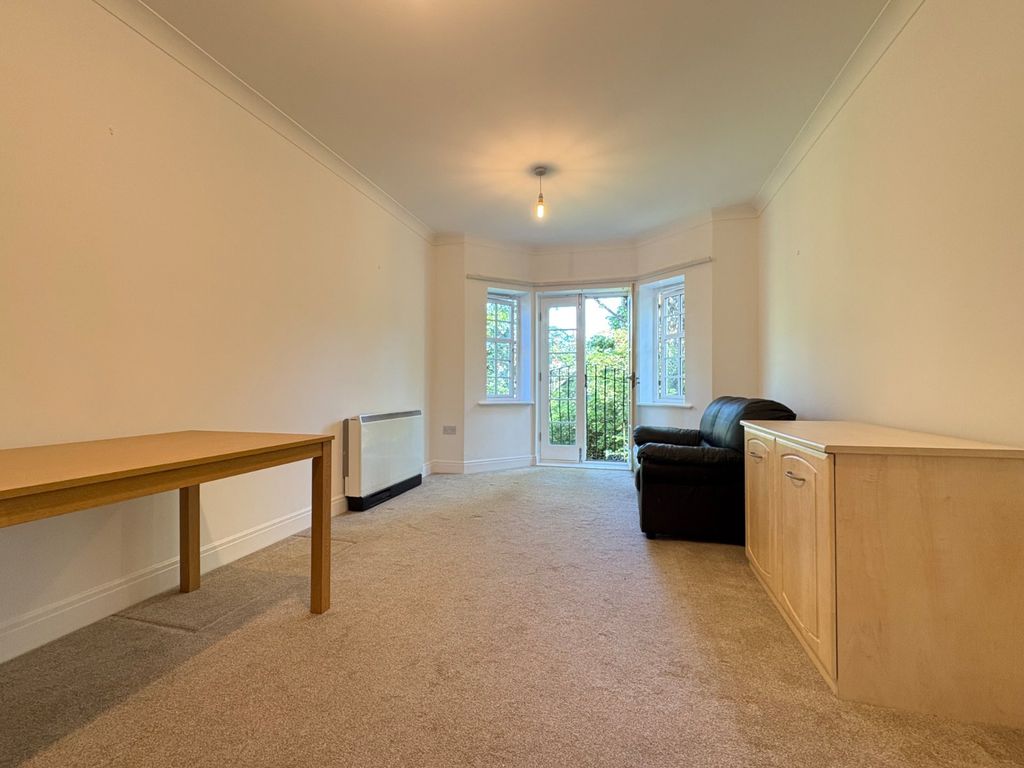 Property photo 2 of 16 Picture No. 18