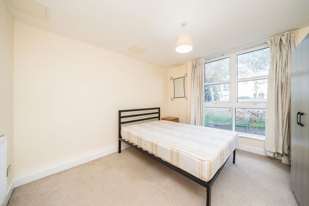 Property photo 3 of 4