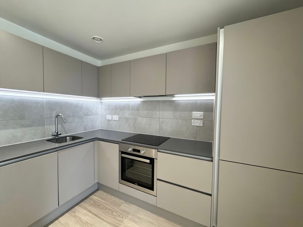 Property photo 2 of 6 10 Linacre - Kitchen