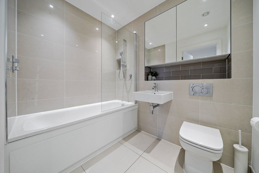 Additional image 14 of 2 bed flat for saleAtkinson House, 3 Eden Place, Oxted RH8