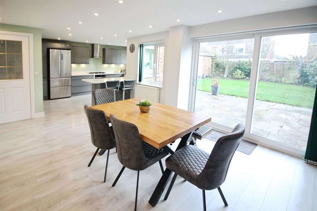 Property photo 3 of 25 Family/Dining Area