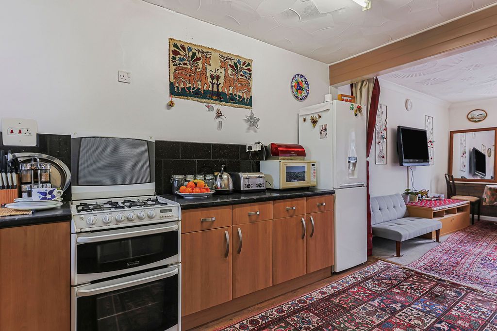 Property photo 3 of 19