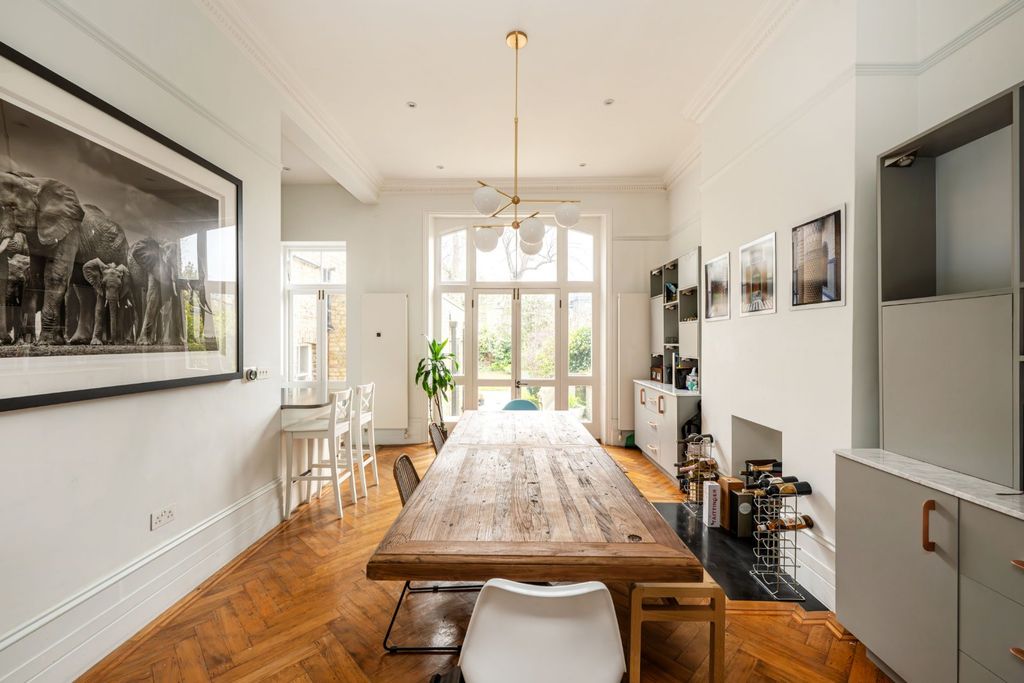 Property photo 2 of 16 Picture No. 08