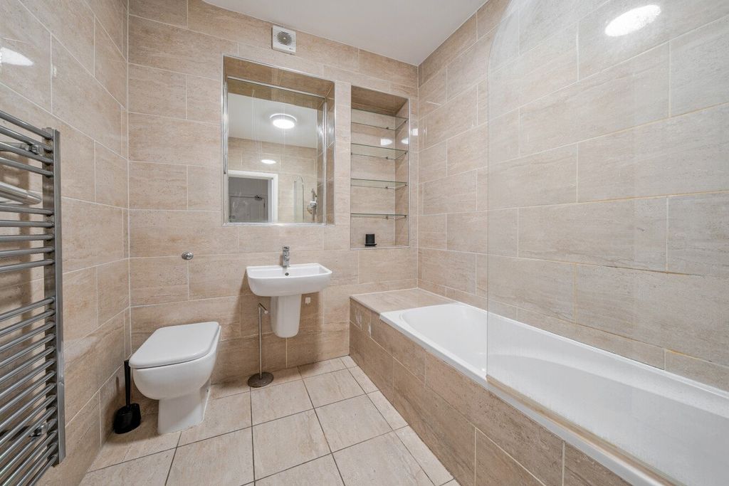 Property photo 3 of 11 Picture No. 06