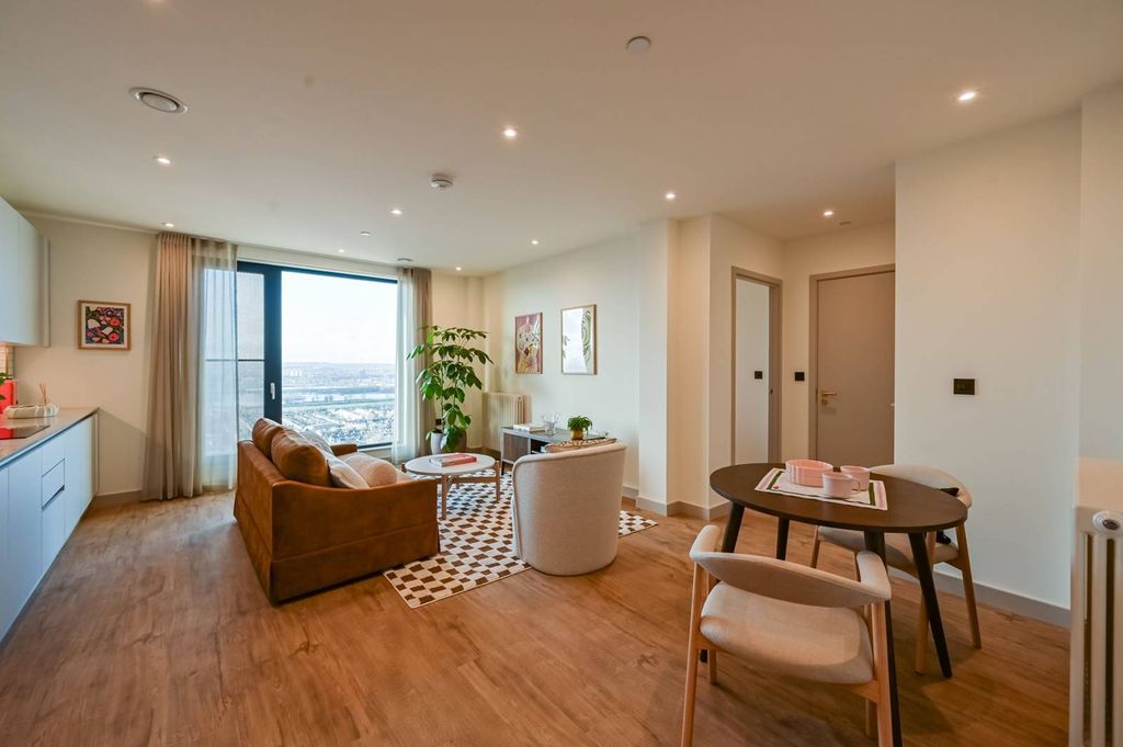 Property photo 1 of 72