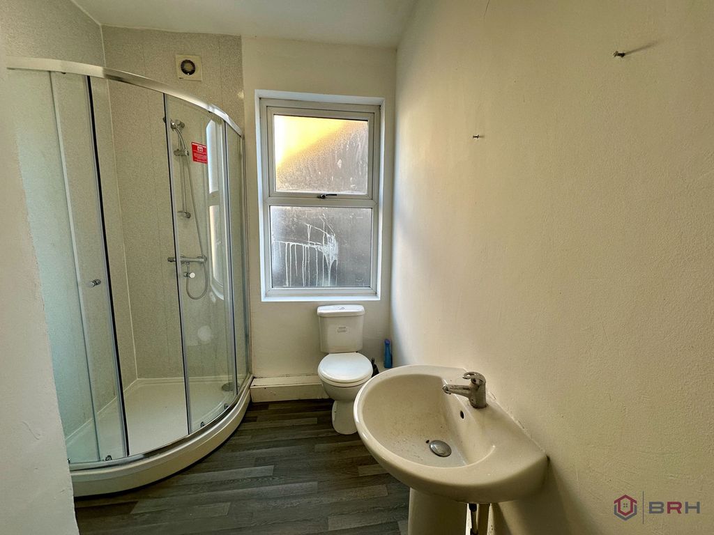 Property photo 2 of 3