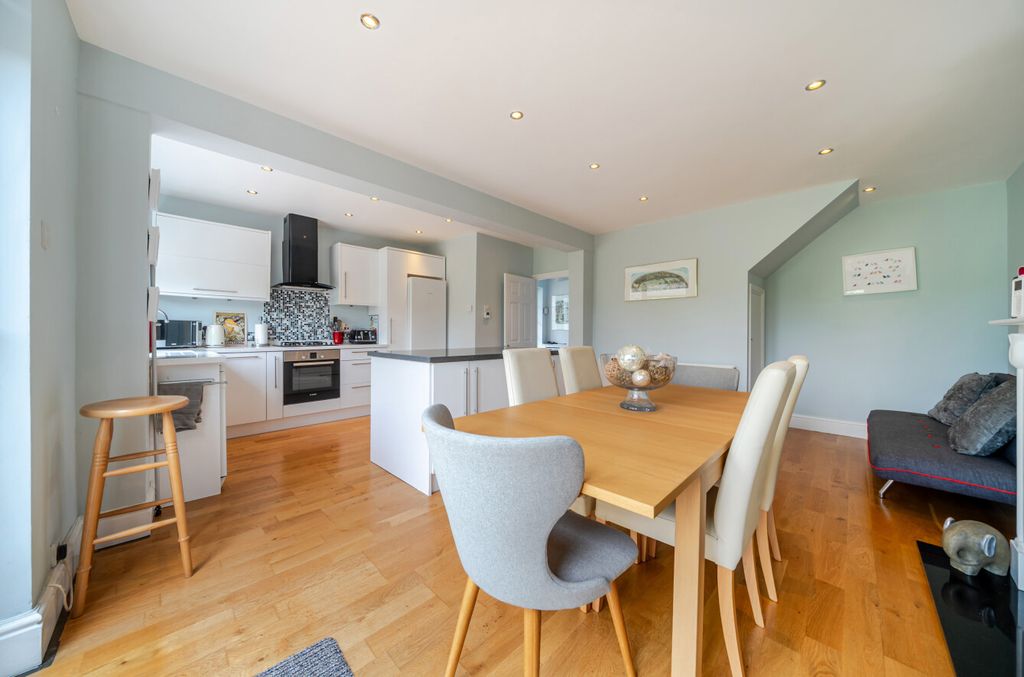 Property photo 3 of 20 1468773-12-6A1988...