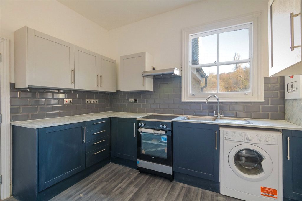Property photo 2 of 12 Picture No. 02