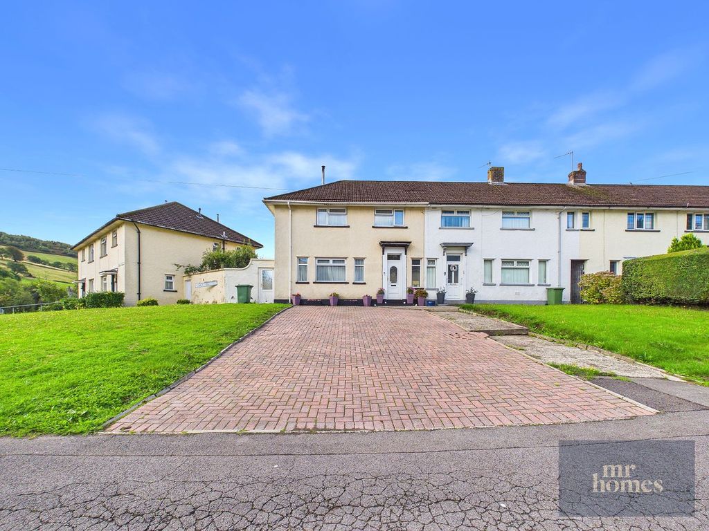 Property photo 1 of 42