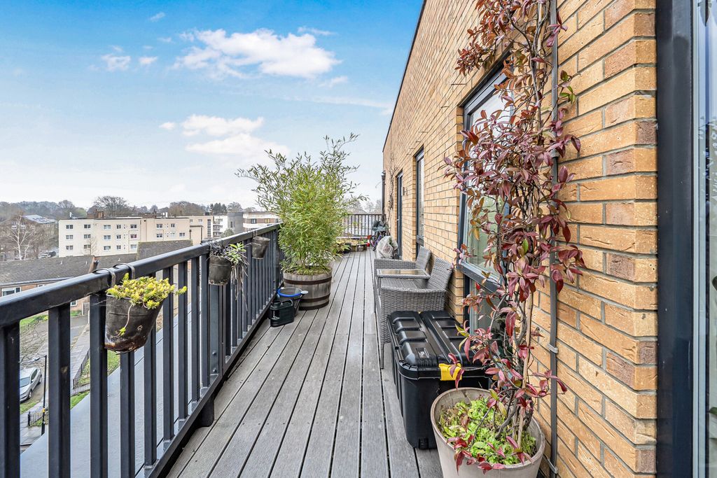 Property photo 2 of 20 1435474-4-69c6c12...