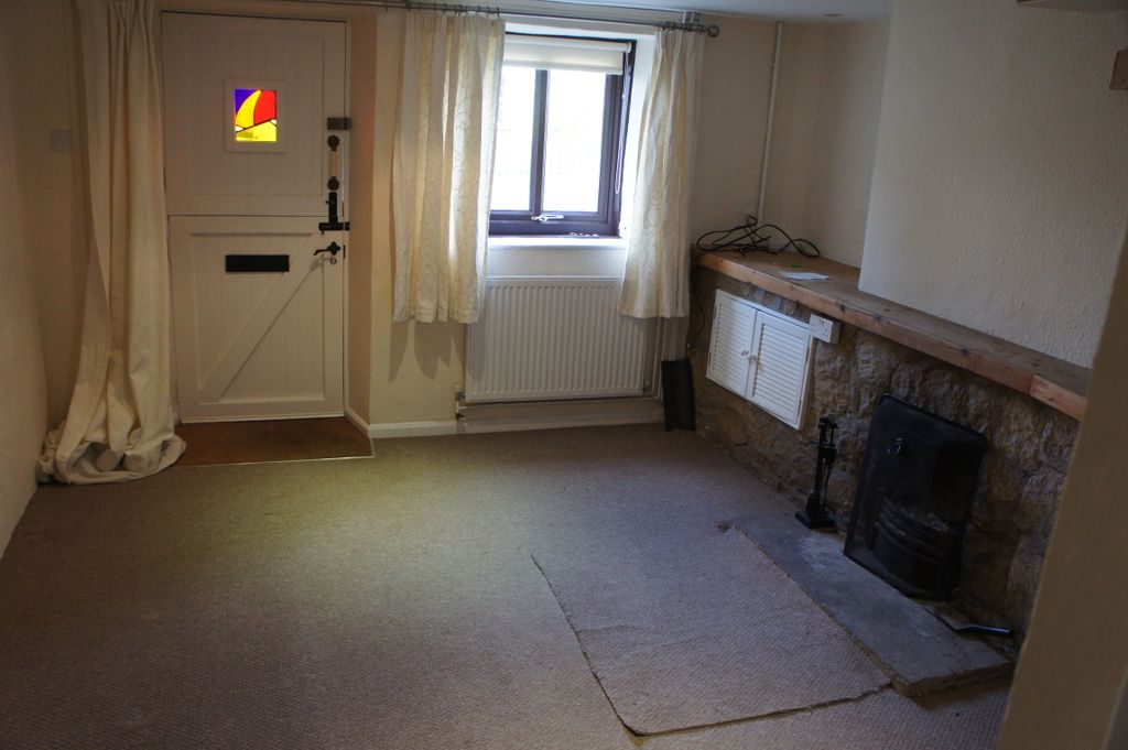 Property photo 2 of 8 Living Room