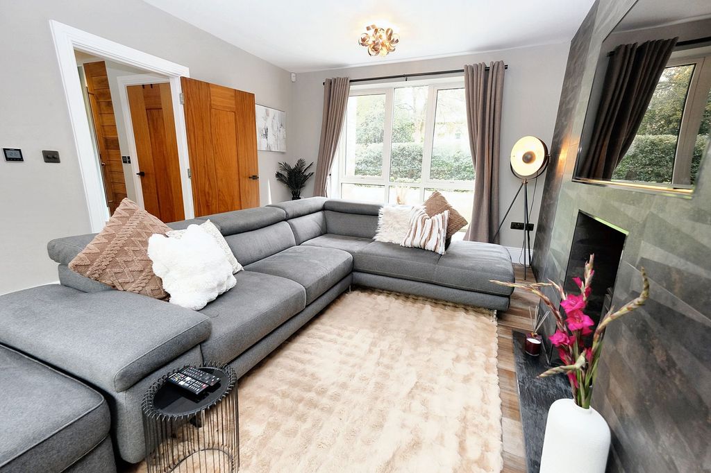 Property photo 3 of 67