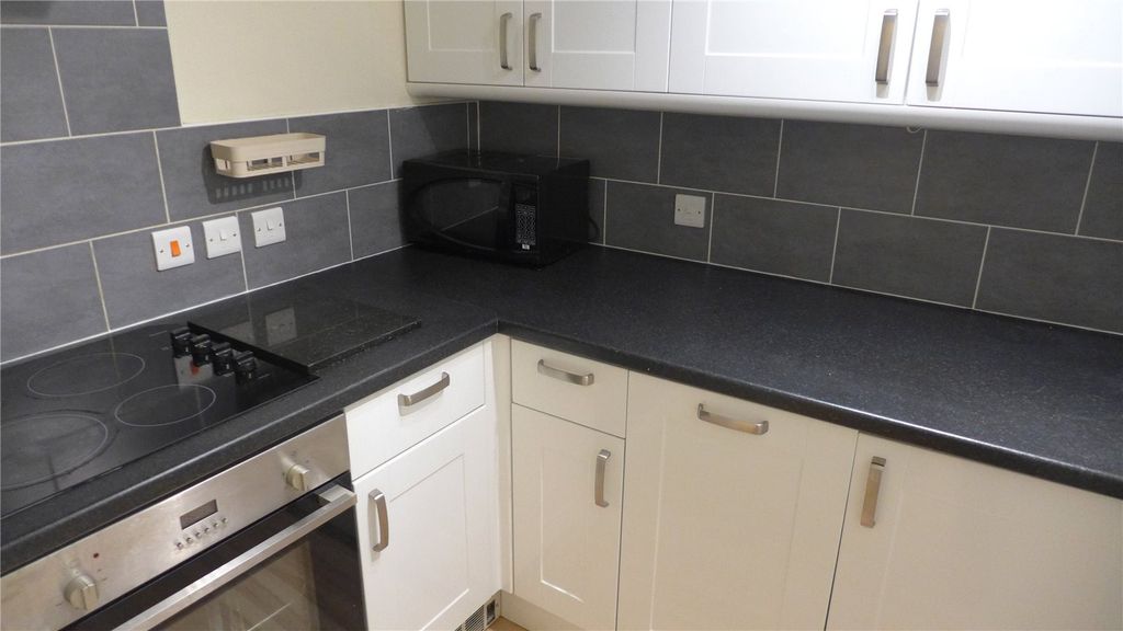 Property photo 2 of 8 Picture No. 10