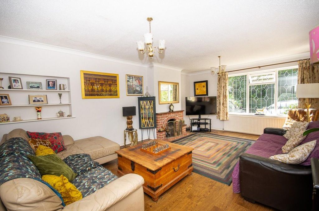 Property photo 2 of 22 Lounge Pic 2.Jpg