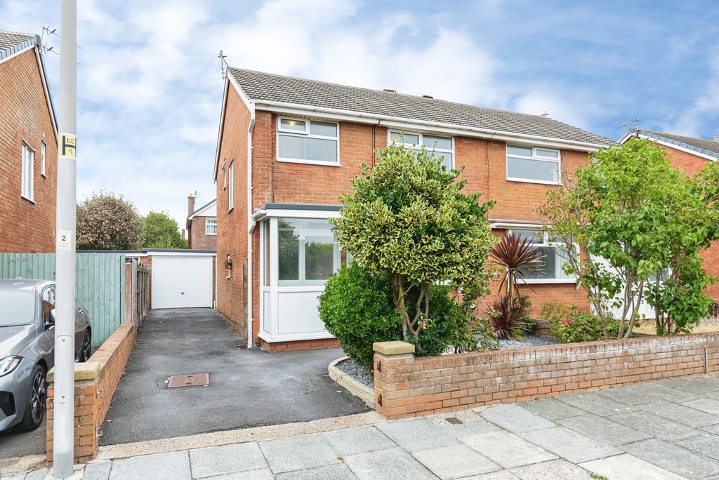 Property photo 1 of 17 Pbox-Img.Jpg