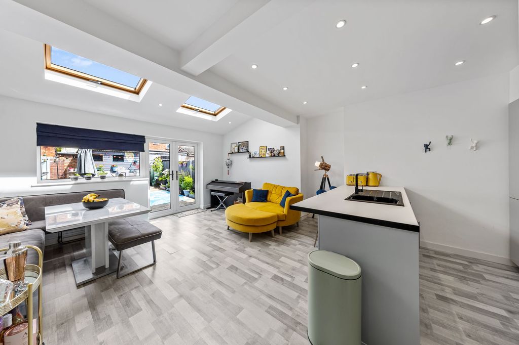 Property photo 2 of 16