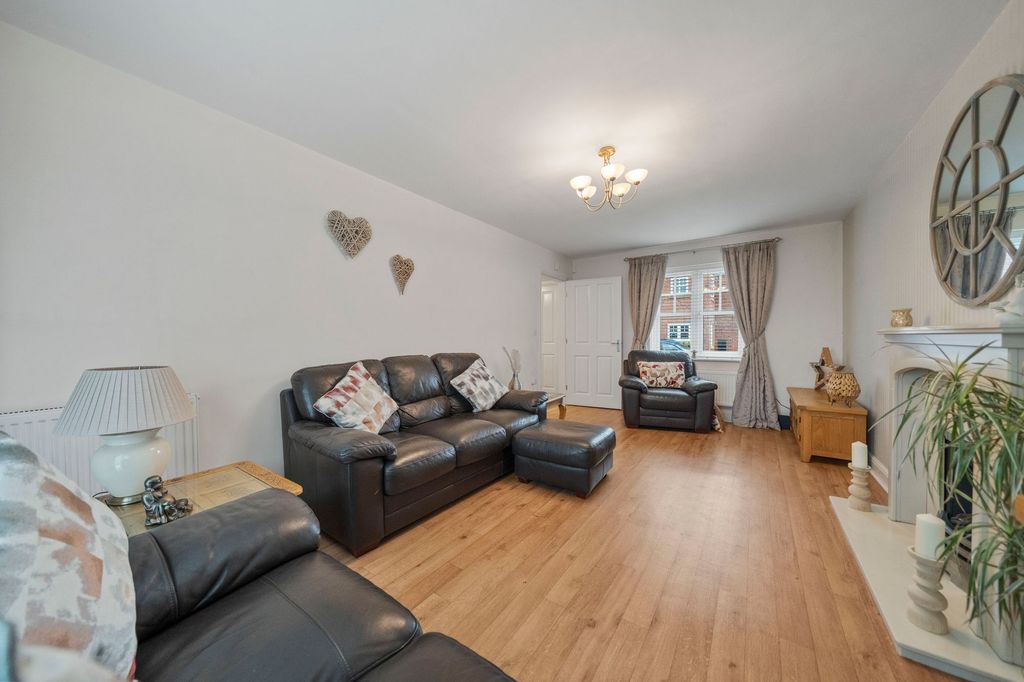 Property photo 2 of 26