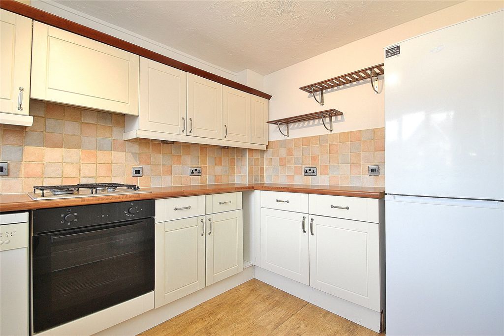 Property photo 2 of 12 Picture No. 15