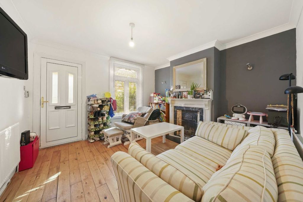 Property photo 2 of 7