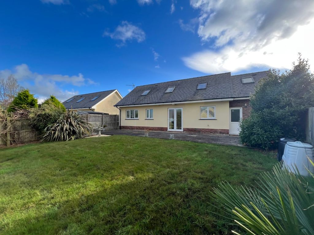 Property photo 3 of 32