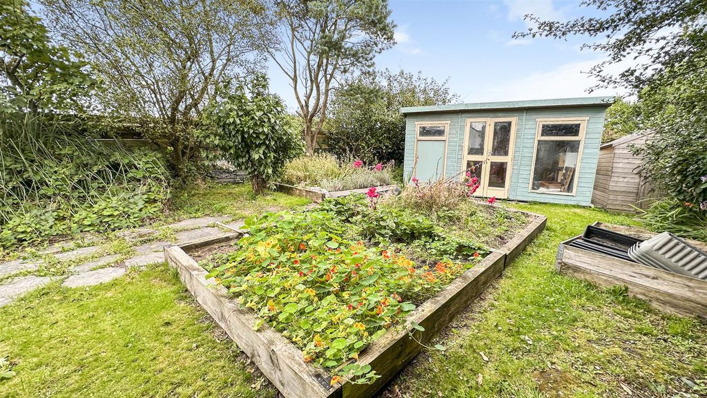 Property photo 1 of 15 Summer Garden 2.Jpg