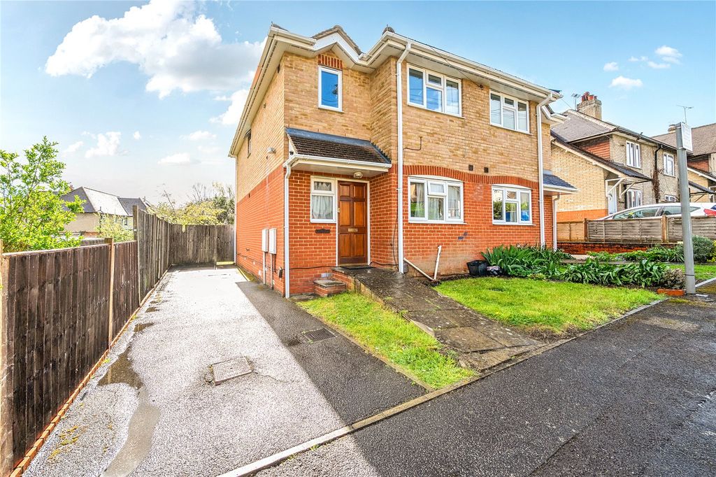 Property photo 1 of 10 Picture No. 02