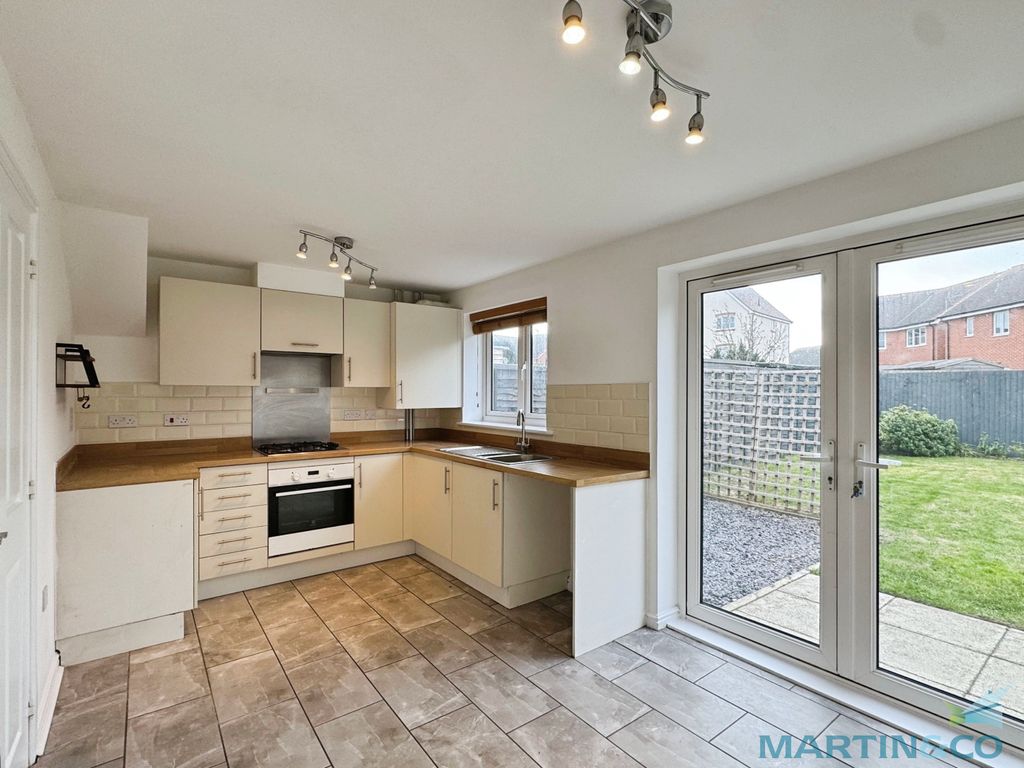 Property photo 3 of 17 20906104--4A12-B735-7Cea60Fcce2B-23231-00000B3958A