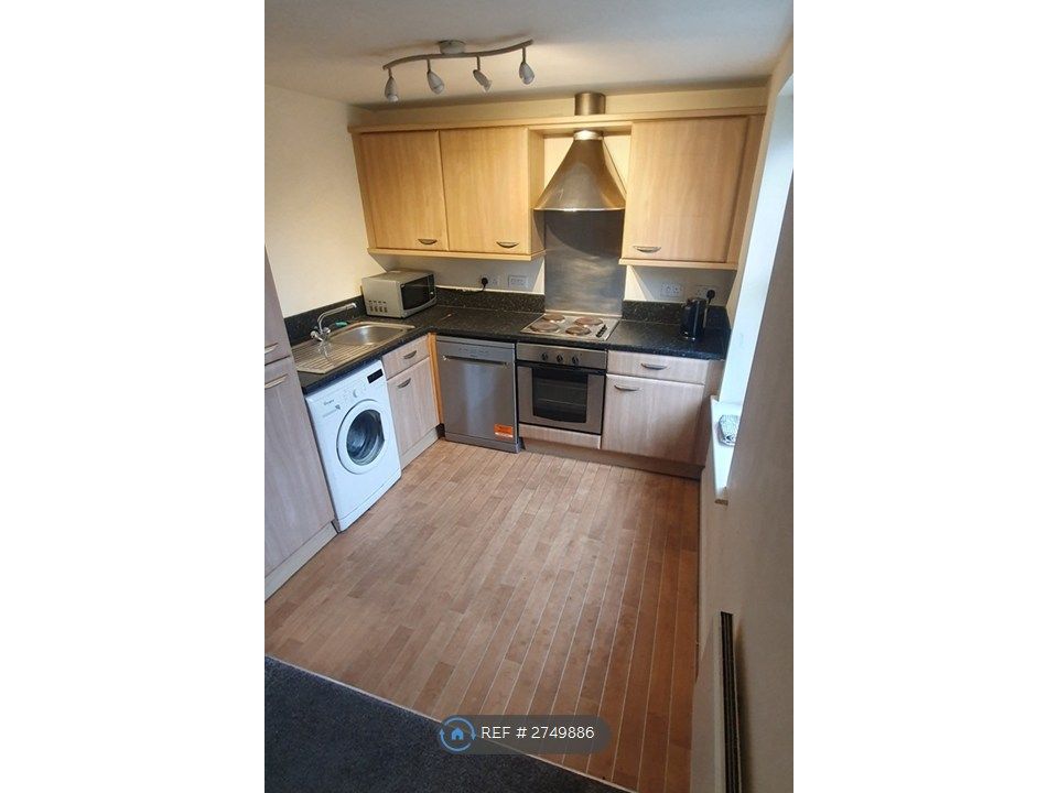 Property photo 1 of 10 Kitchen