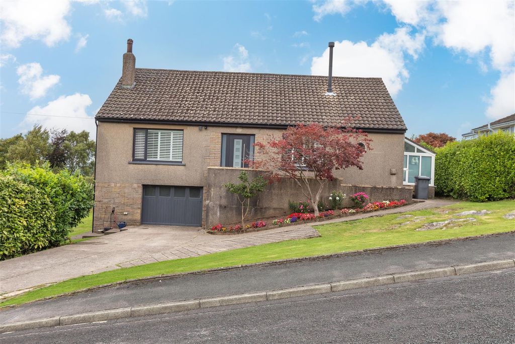 Property photo 1 of 30
