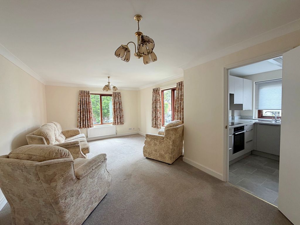 Property photo 2 of 12 Spacious Living Room