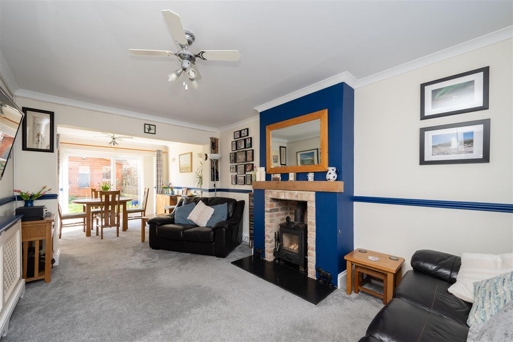 Property photo 3 of 26 Living Room