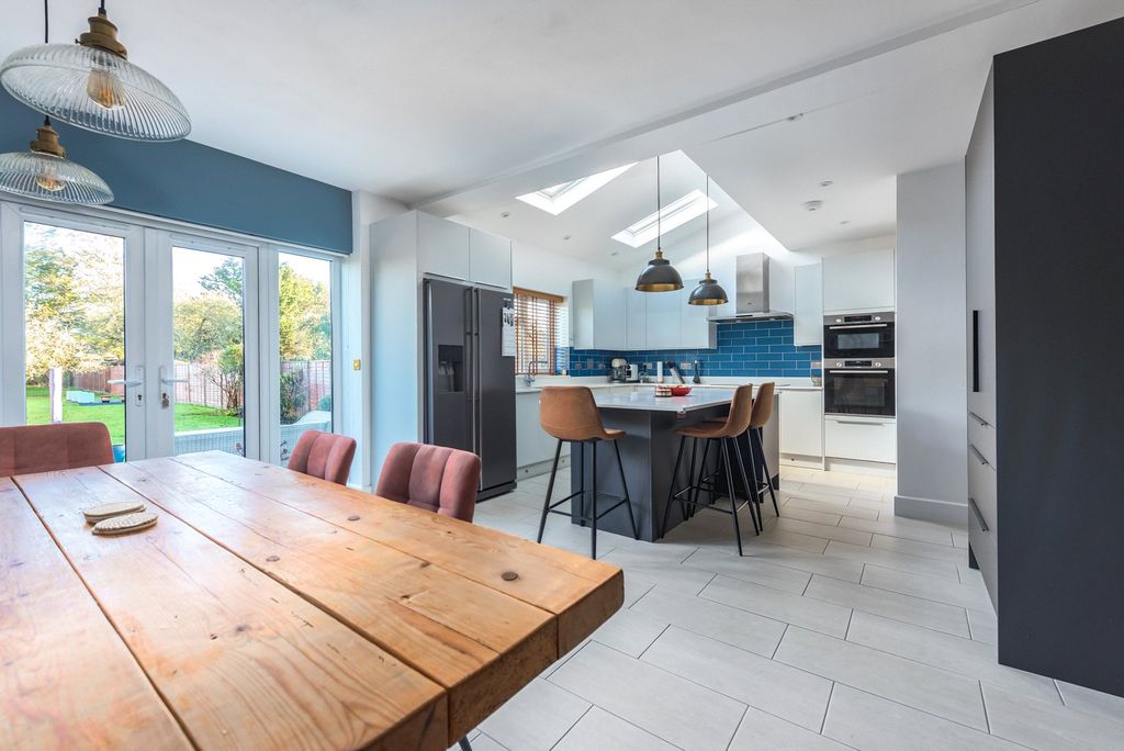 Property photo 1 of 19 Picture No. 11