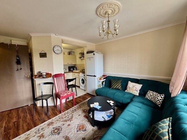 Property photo 3 of 10