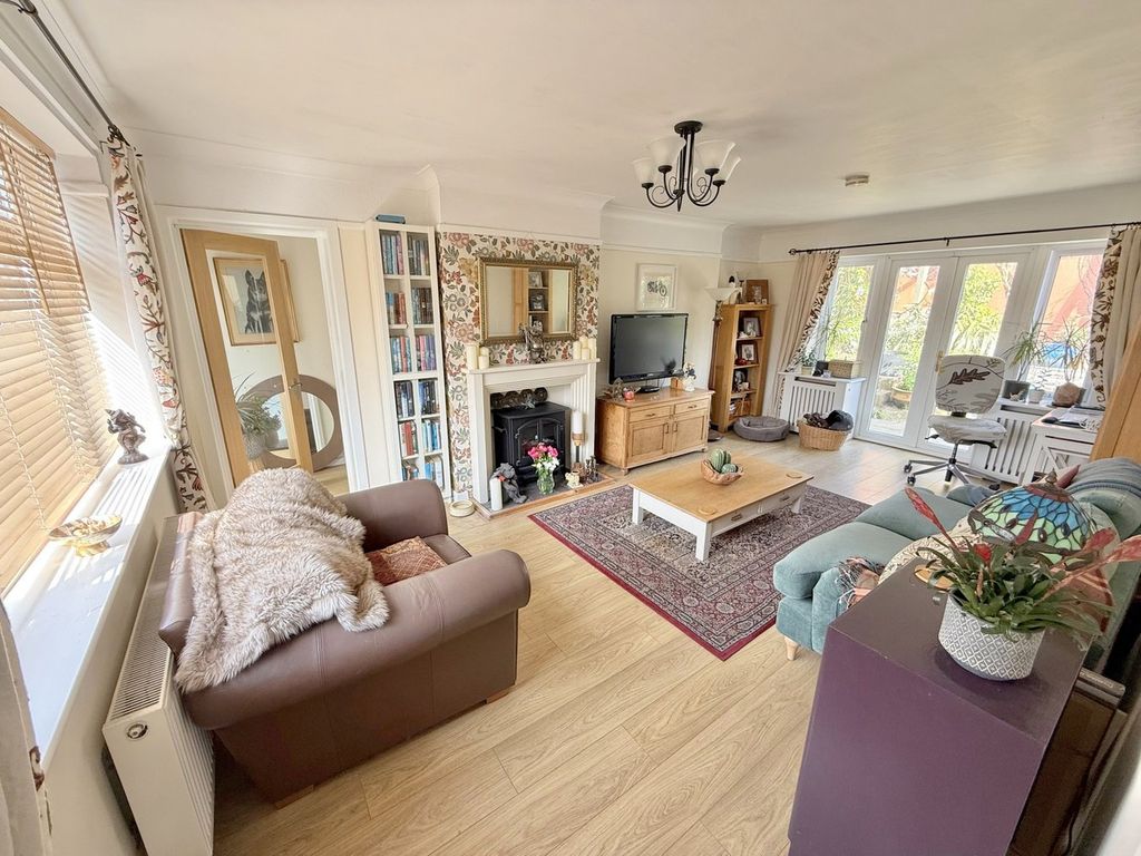 Property photo 2 of 22