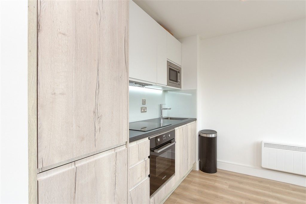 Property photo 1 of 8 Kitchen