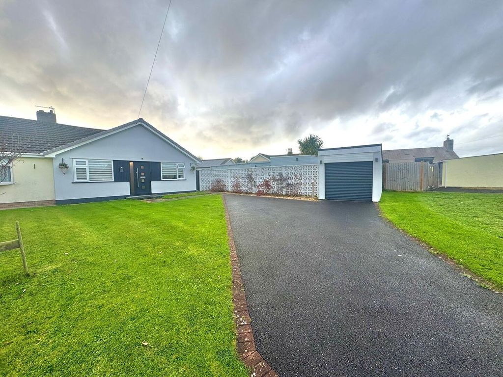 Property photo 1 of 28 Front (Exterior)