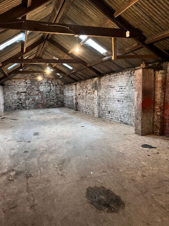 Property photo 3 of 27