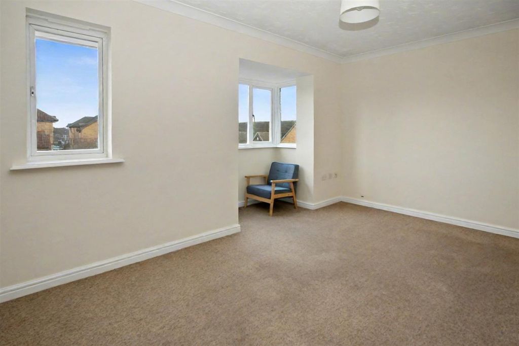 Property photo 3 of 8