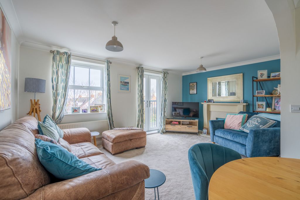 Property photo 3 of 18