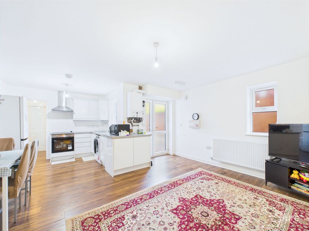 Property photo 2 of 14