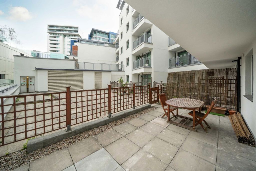 Property photo 1 of 5