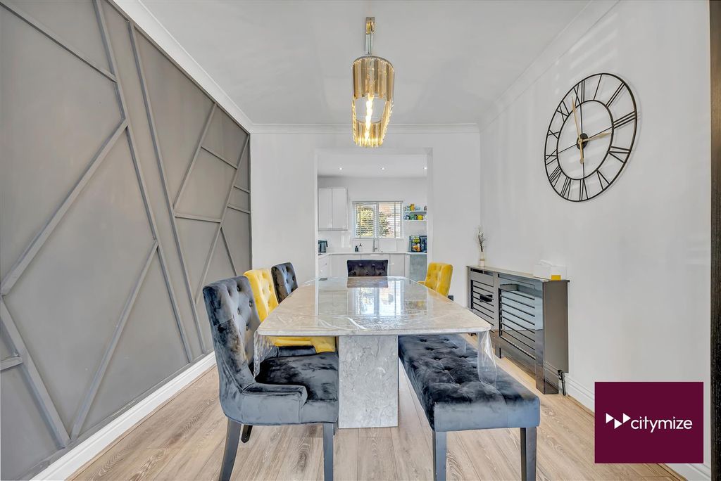 Property photo 2 of 26 Dining Area