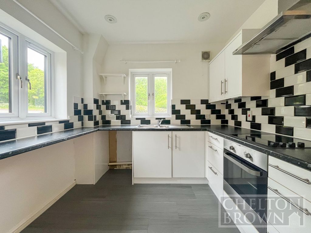 Property photo 2 of 19 Kitchen