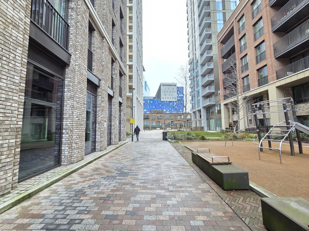 Property photo 2 of 26