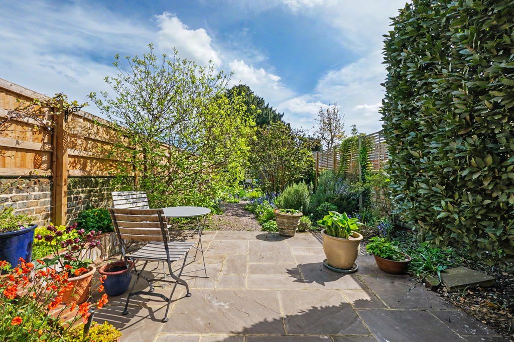 Property photo 3 of 24 4992747