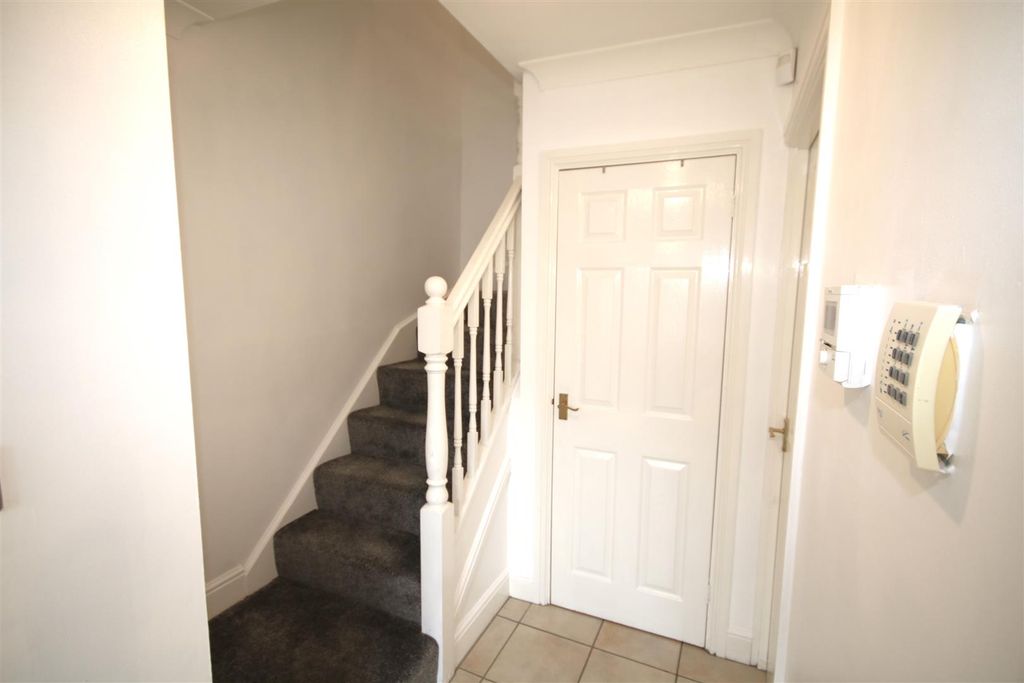 Property photo 2 of 27 Hall.Jpg