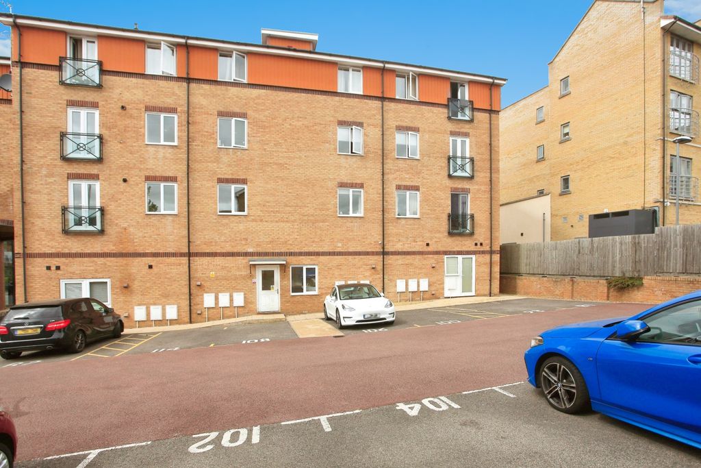 Property photo 2 of 16 Allocated Parking