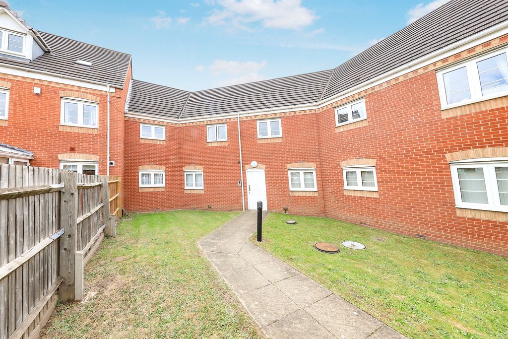 Property photo 2 of 17