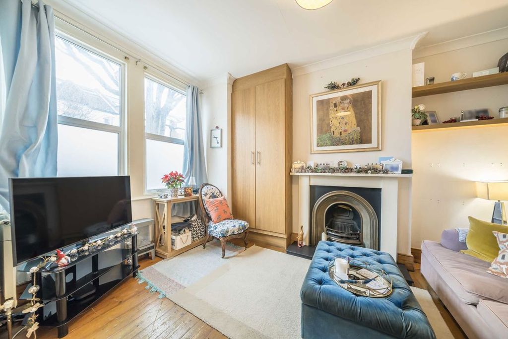 Property photo 3 of 8