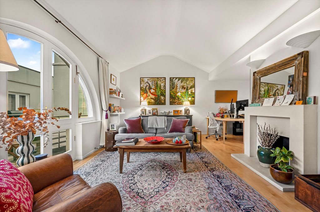 Property photo 3 of 13 Image